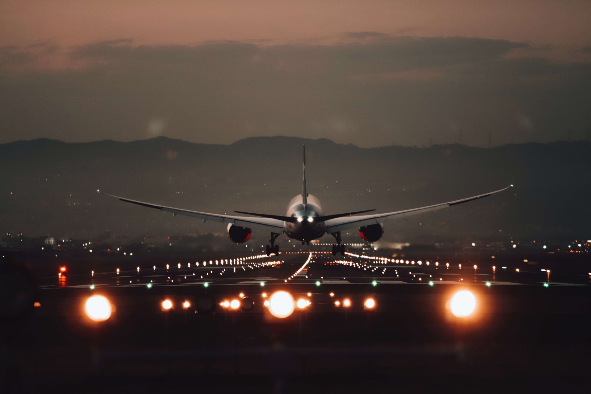 Airport Runway Lighting Systems: The Guarantee of Safe Passage